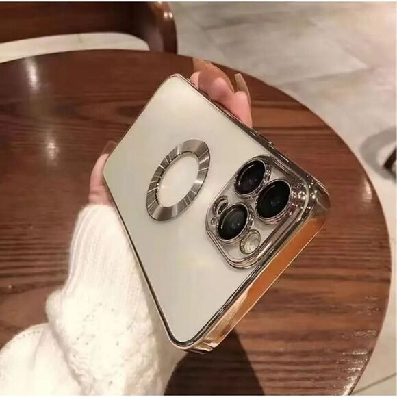 Golden Rose Case for iPhone 15 PRO Max - Picture 3 of 4